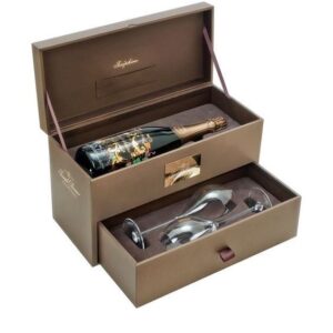 Custom wine box with stylish packaging design